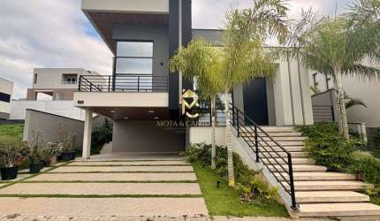Casa térrea à venda em condomínio de Alto Padrão.