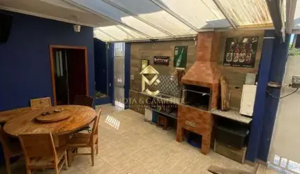 Casa com 3 suítes à venda em via publica.