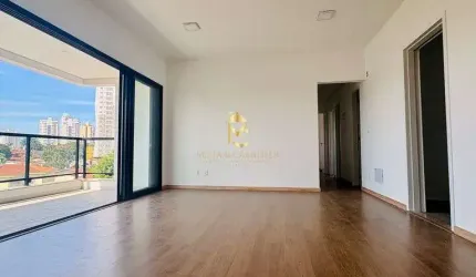 Apartamento com sacada à venda em Taubaté.