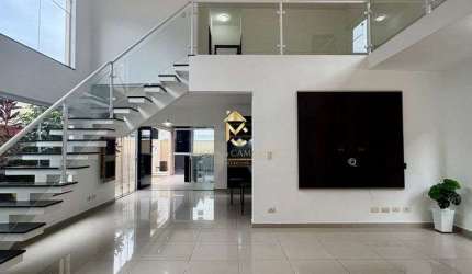 Casa em condomínio disponível para venda ou locação.