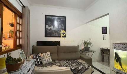 Casa para venda em rua pública