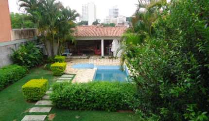 250M2AU 3 SUÍTES 3 GAR  - PISCINA - CHURRASQUEIRA