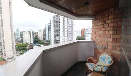 LINDO APARTAMENTO - AMPLO - MOEMA