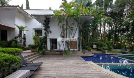 Morumbi Real Parque 1100,0m²Ac - 2.000,0m² Área de Terreno 5 Suítes com Closet -6 Vagas