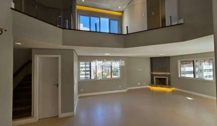 Apartamento duplex reformado com 4 quartos na Aclimação