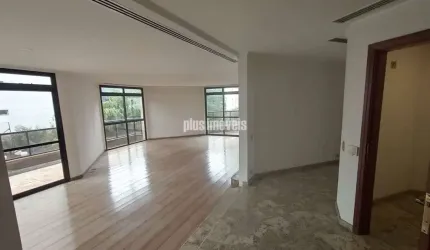 ABAIXO DA AVALIAÇÃO -   PRÓXIMO AO GRADED SCCHOOL -  TRIPLEX COM 637,0M² AU 4 SUÍTES 4 GAR  -