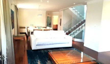 Maravilhosa casa em condomínio.