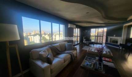 APTO AMPLO, RECÉM REFORMADO EM ANDAR ALTO E COM VISTA PANORÂMICA