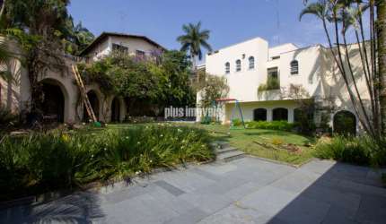 Morumbi, Próximo a Casa da Fazenda 1.127,0m² Área de Terreno , 617,0m² AC,  4 Suítes, 8 Gar, Piscina