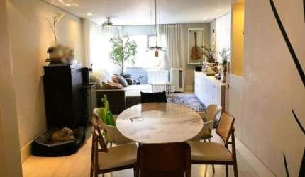A VENDA ,AMPLO APARTAMENTO  MORUMBI,REPLETO DE ARMARIOS, COM LAZER 2 VAGAS
