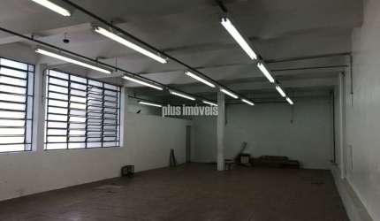 Prédio comercial com 3 pavimentos