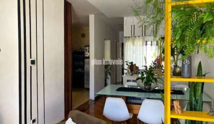 Sobrado com 3 Quartos e 3 banheiros à Venda, 240 m²