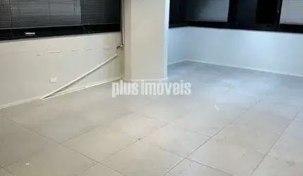 Prédio Comercial e 5 banheiros à locaoa, 404 m²