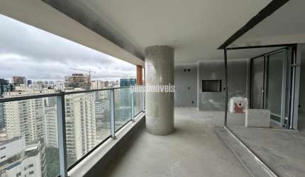 Apartamento contra piso, com 4 Quartos e 5 banheiros à Venda, 210 m²