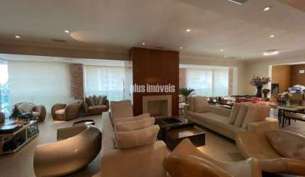 Apartamento de Alto Pedrão na melhor rua de Moema.