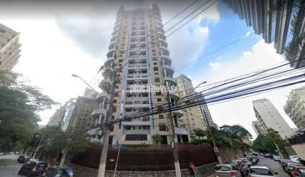 Um agradável  apartamento duplex  de 170m² de área útil no Itaim Bibi.