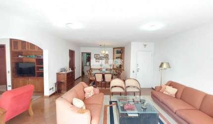 Excelente apartamento em Moema