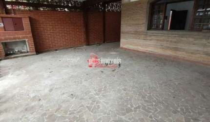 Sobrado com 3 Quartos e 3 banheiros à Venda, 150 m
