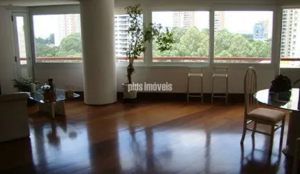 AMPLO APARTAMENTO COM ELEVADOR PANORÂMICO - 224 m2