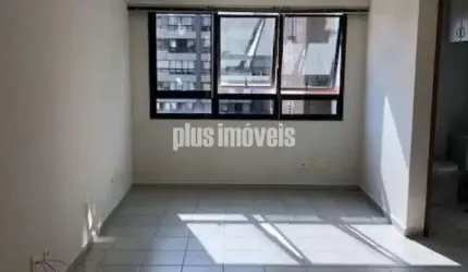 Próximo ao metrô.