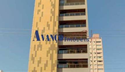 Edifício Dona Adélia - Amplo apartamento repleto de armários