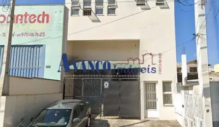 Imóvel comercial em pavimento superior - Dividido em 3 salas