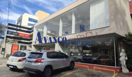 Maravilhoso conjunto comercial com 1282 m² em localização privilegiada