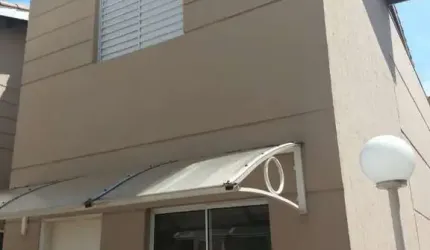 CASA A VENDA EM CONDOMÍNIO FECHADO