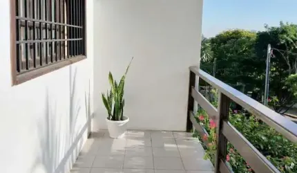 Casa com 4 quartos à venda na Vila Jardim, Porto Alegre  por R$ 689.000