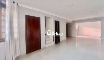 Casa com 3 dormitórios para alugar, 130 m² por R$ 6.097/mês - Granja Viana - Cotia/SP