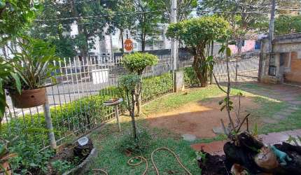 Casa a venda, de Esquina, no Jardim dos Oliveiras - Oportunidade Única!