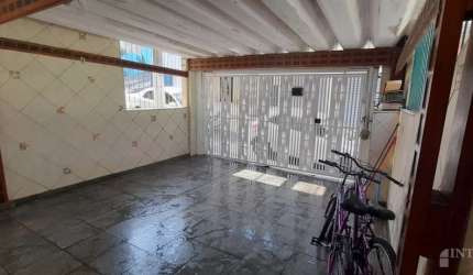 Casa com 3 quartos para alugar no Parque dos Bancários, São Paulo  por R$ 3.000
