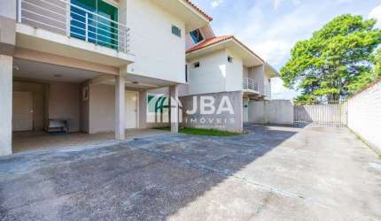 Lindo Triplex em condomínio no Boqueirão