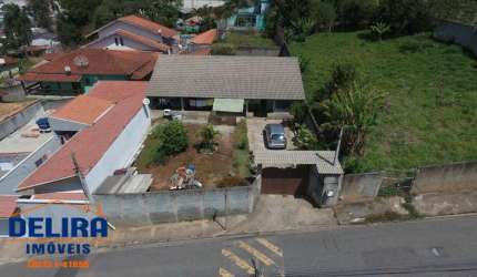 Casa a venda com 2 dormitórios em bairro tranquilo na Terra Preta.