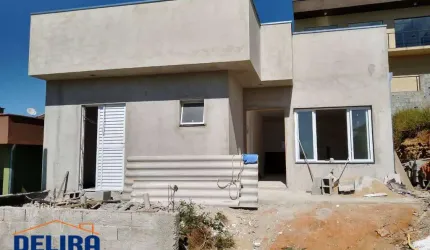Casa com 150 m² em Mairiporã dentro de condomínio fechado.