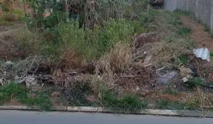 Terreno a venda com platô e projeto aprovado pela prefeitura.