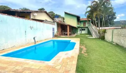 Oásis de Tranquilidade: Duas Residências Completas em Meio à Natureza