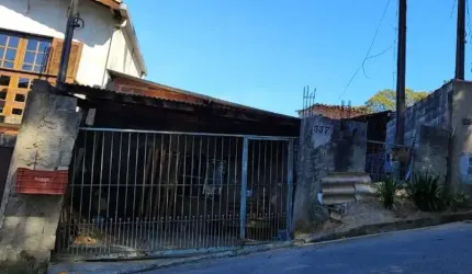 Casa com Escritura à Venda em Terra Preta