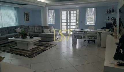 SOBRADO com 3 Quartos e 3 banheiros 3 vagas à Venda, 325 m² por R$ 1.400.000