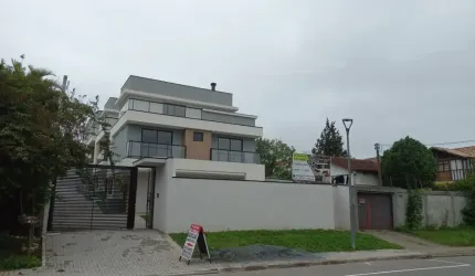 Ótimo sobrado de alto padrão
