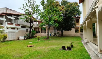 Casa para Venda em Salvador, Piatã, 5 dormitórios, 2 suítes, 4 banheiros, 6 vagas