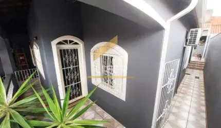 Casa com 3 quartos à venda na Macuco, 25, Vila Padre Manoel de Nóbrega, Campinas, 170 m2 por R$ 499.000