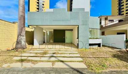 Oportunidade PORTO BOULEVARD em Neópolis. Casa com 4/4 e espaço gourmet