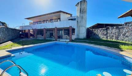 Casa a apenas 5min do Natal Shopping, 5/4,sauna,piscina e terreno com 1000m²