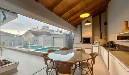 Casa com 3 quartos à venda na dos Lírios, 25, Pedra Branca, Palhoça, 201 m2 por R$ 2.350.000