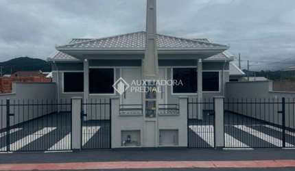 Casa com 2 quartos à venda na Galileu Galilei, 23, Barra do Aririú, Palhoça, 50 m2 por R$ 345.000