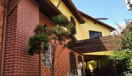 Excelente Casa em Embu das Artes