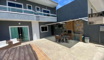 Excelente Casa em Condomínio Fechado 5 Quartos