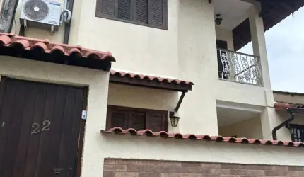 Alugo Casa Triplex Com 3 Quartos Na Taquara