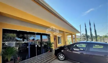 Casa com 2 quartos e 2 vagas
